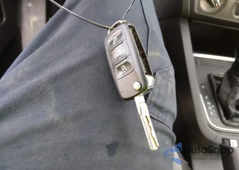 2017 Volkswagen Jetta 1.4T S z USA, uszkodzony, nr VIN 3VW2B7AJ2HM403647